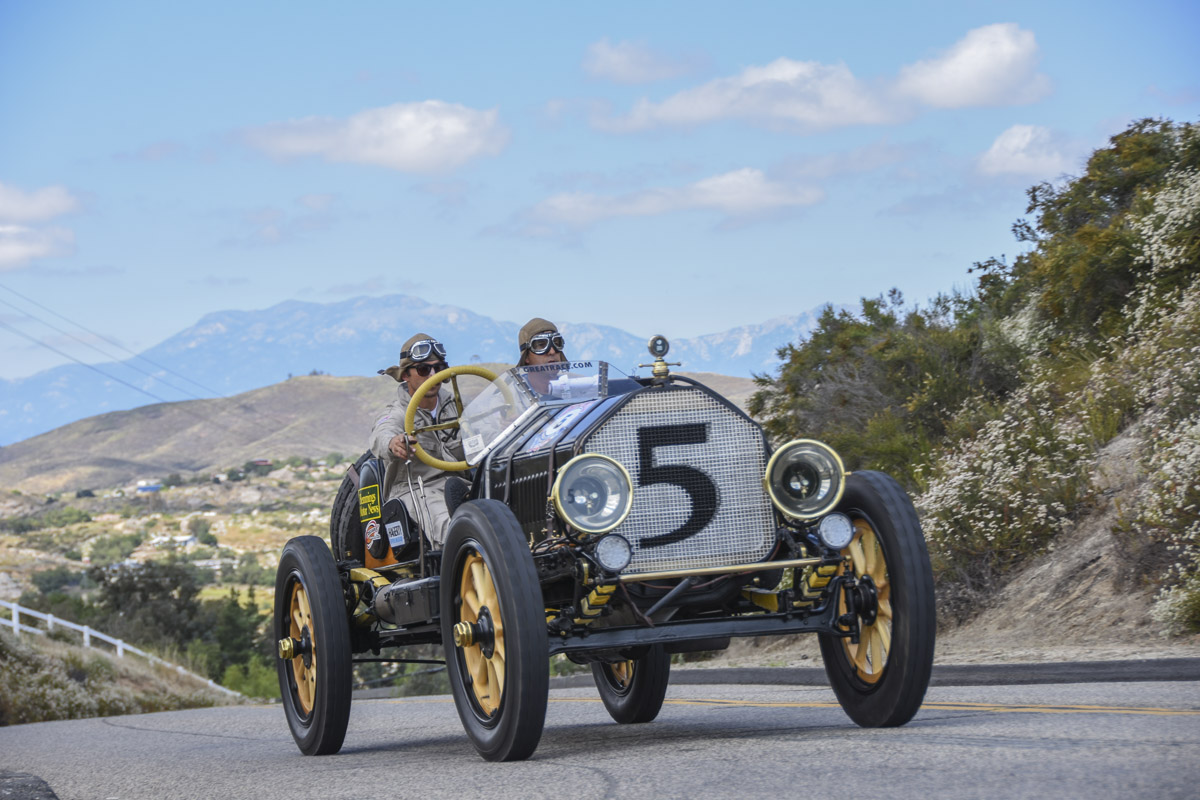 1909 Buick racer attacks the California hills v2
